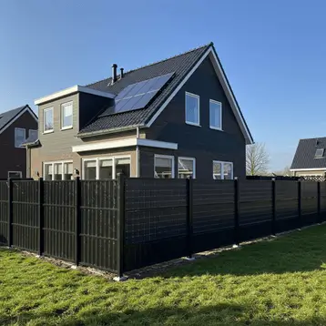 Zonnepanelen als omheining
